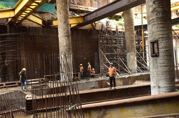 Side Wall work in progress at West side B-C - Worli Station