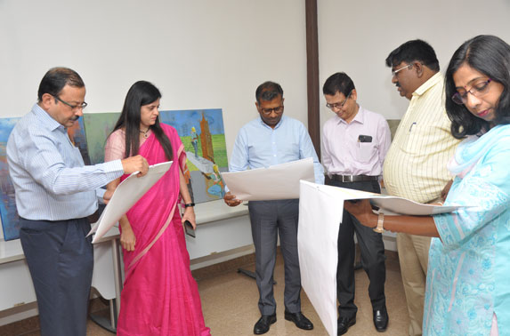 MD. MMRC, Ms. Ashwini Bhide along with senior officials of MMRC