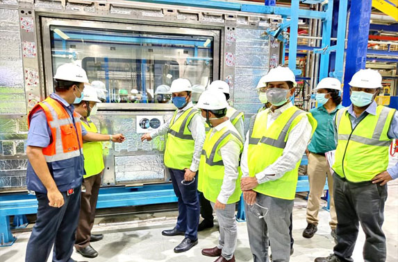 MD, MMRCL Mr. Ranjit Singh Deol, Mr. A.A.Bhatt, Director (Systems) and senior officials of MMRC inspecting Pre-fitted Module Assembly at ALSTOM’s Train Manufacturing plant at Sri City (Andhra Pradesh).